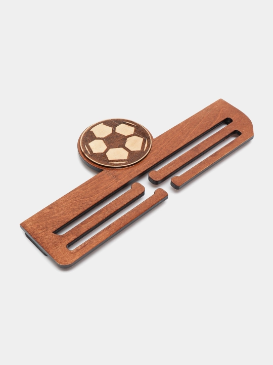 Medalnitsa futboli. Kontrplak 6 mm. uzunligi 30 sm. laklangan