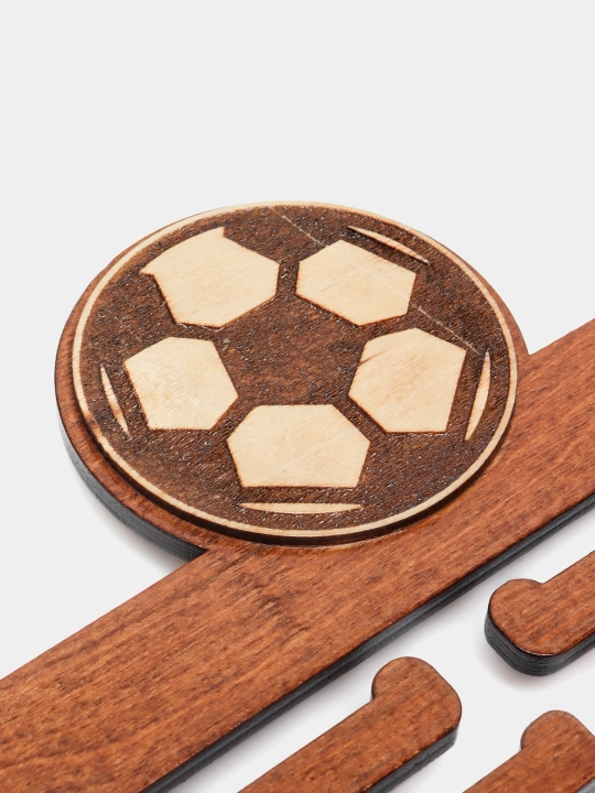 Medalnitsa futboli. Kontrplak 6 mm. uzunligi 30 sm. laklangan