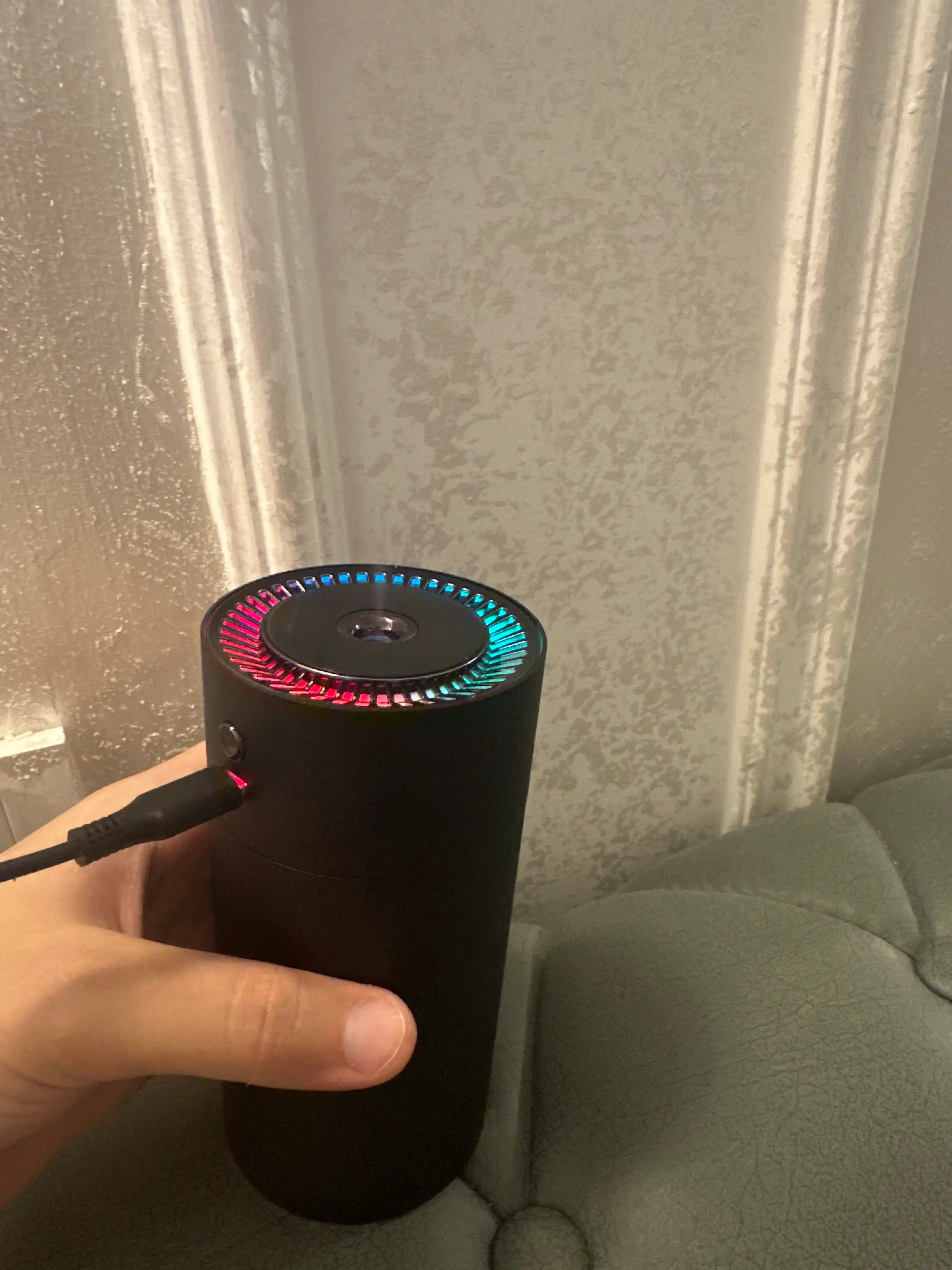 Havo namlagich va aromatizator avtomobil uchun, metall korpusda