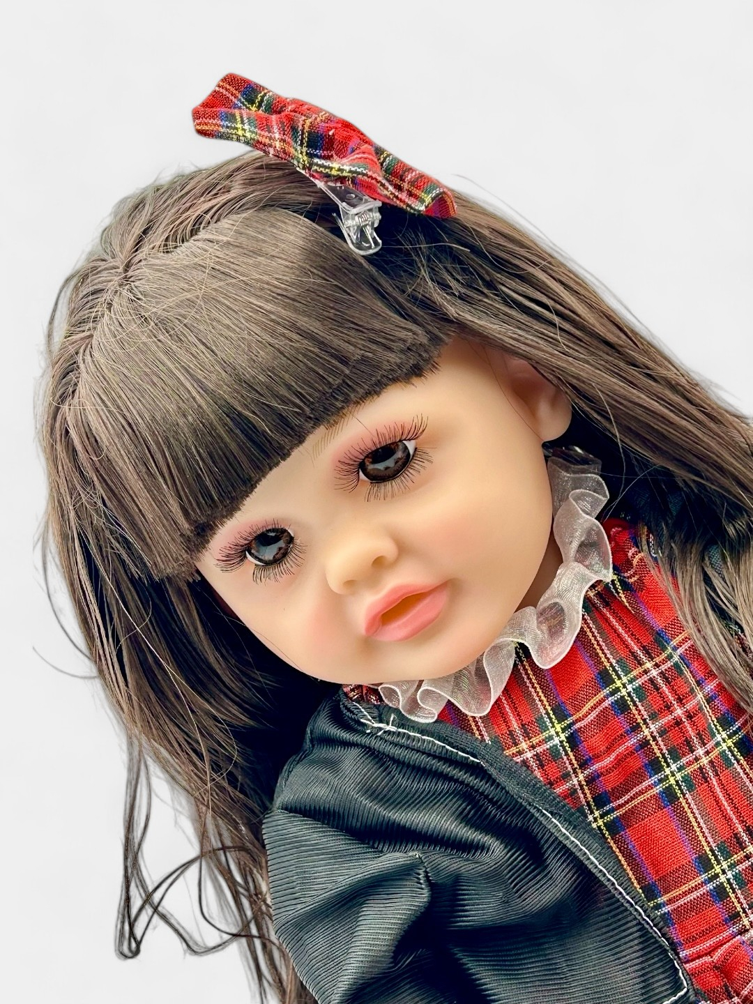 Mahalliy ayollarning yalangoch dumbalari