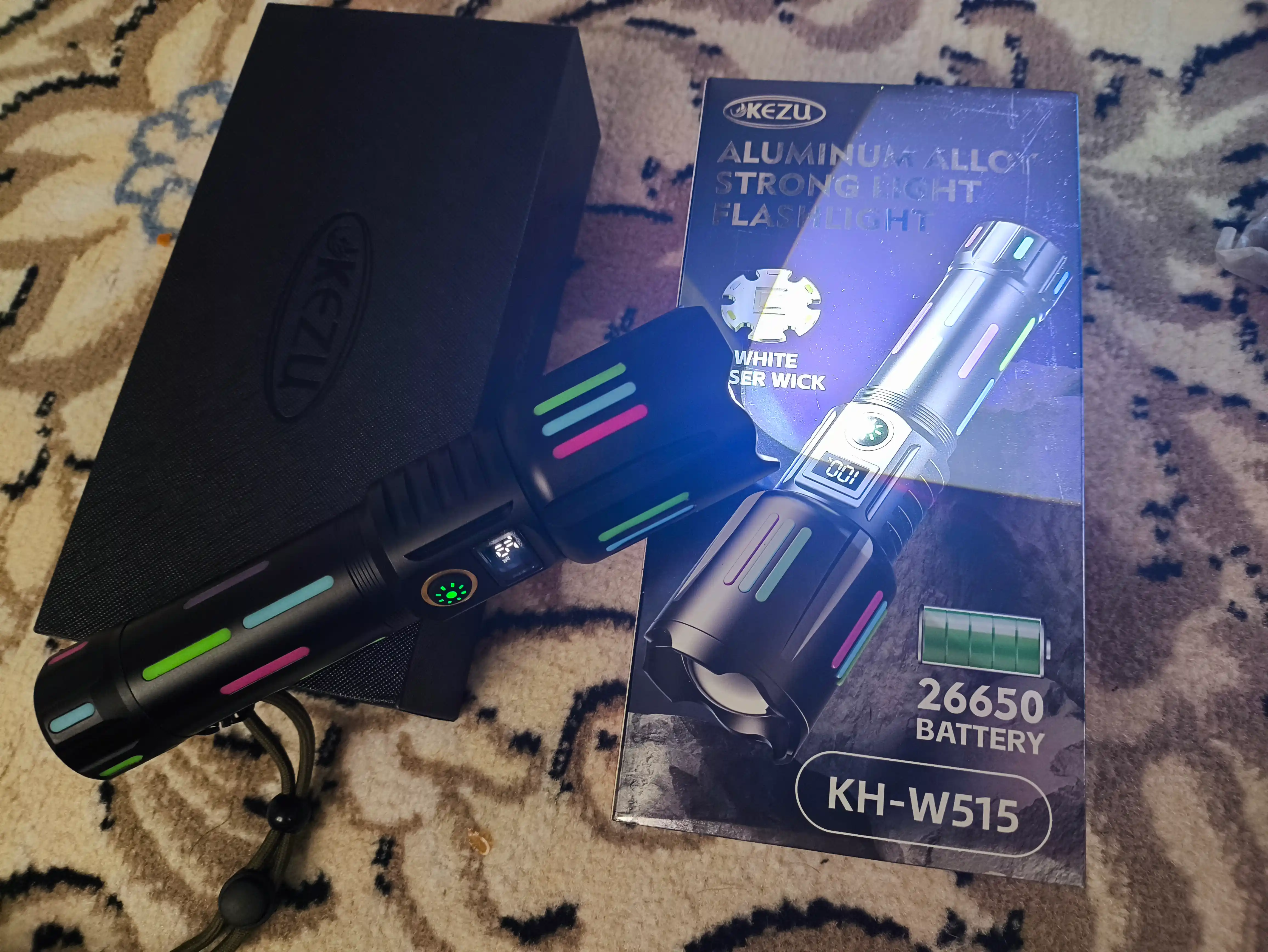 Lazerli qo'l fonar, qayta zaryadlanuvchi, akkumulyatorli chiroq Power Bank bilan