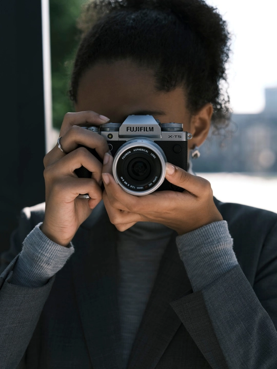 Raqamli kamera Fujifilm X-T5 Body / X-T5/18-55mm F2.8-4 Kit / X-T5/16-80mm F4 Kit