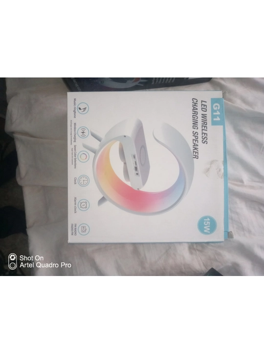 Tungi chiroq simsiz zaryadlash bilan, bluetooth-kolonka, soat va budilnik bilan