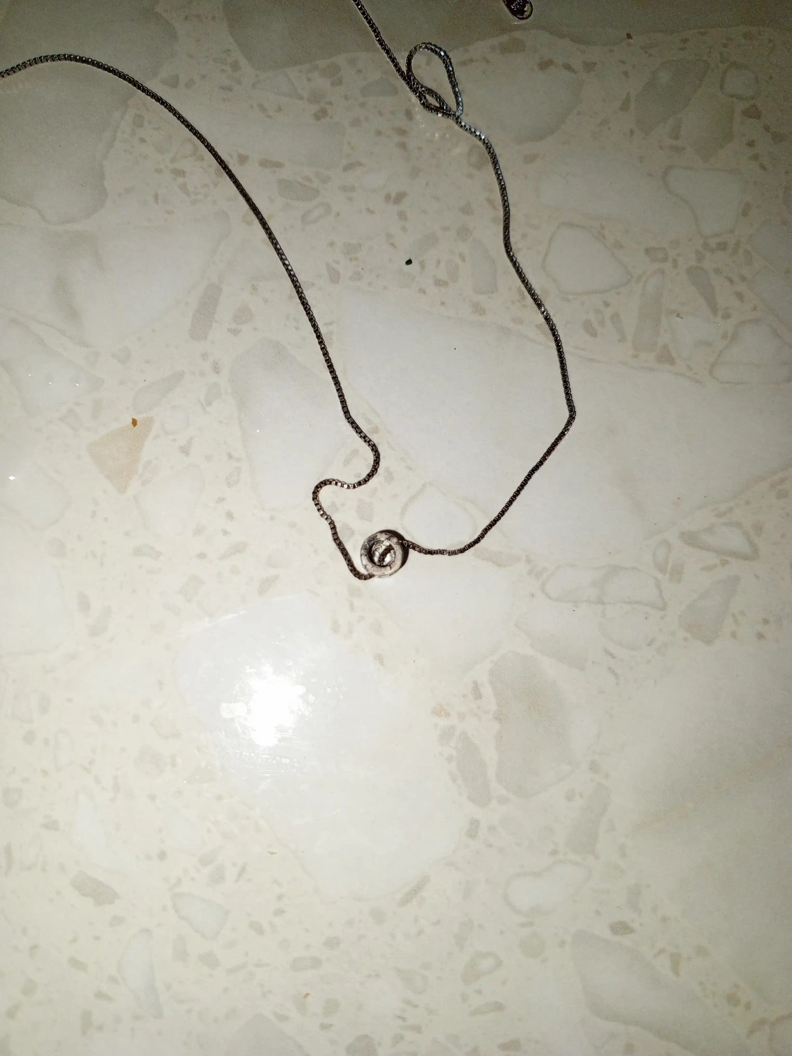 Ayollar uchun kumush zanjir, Sumayya Silver