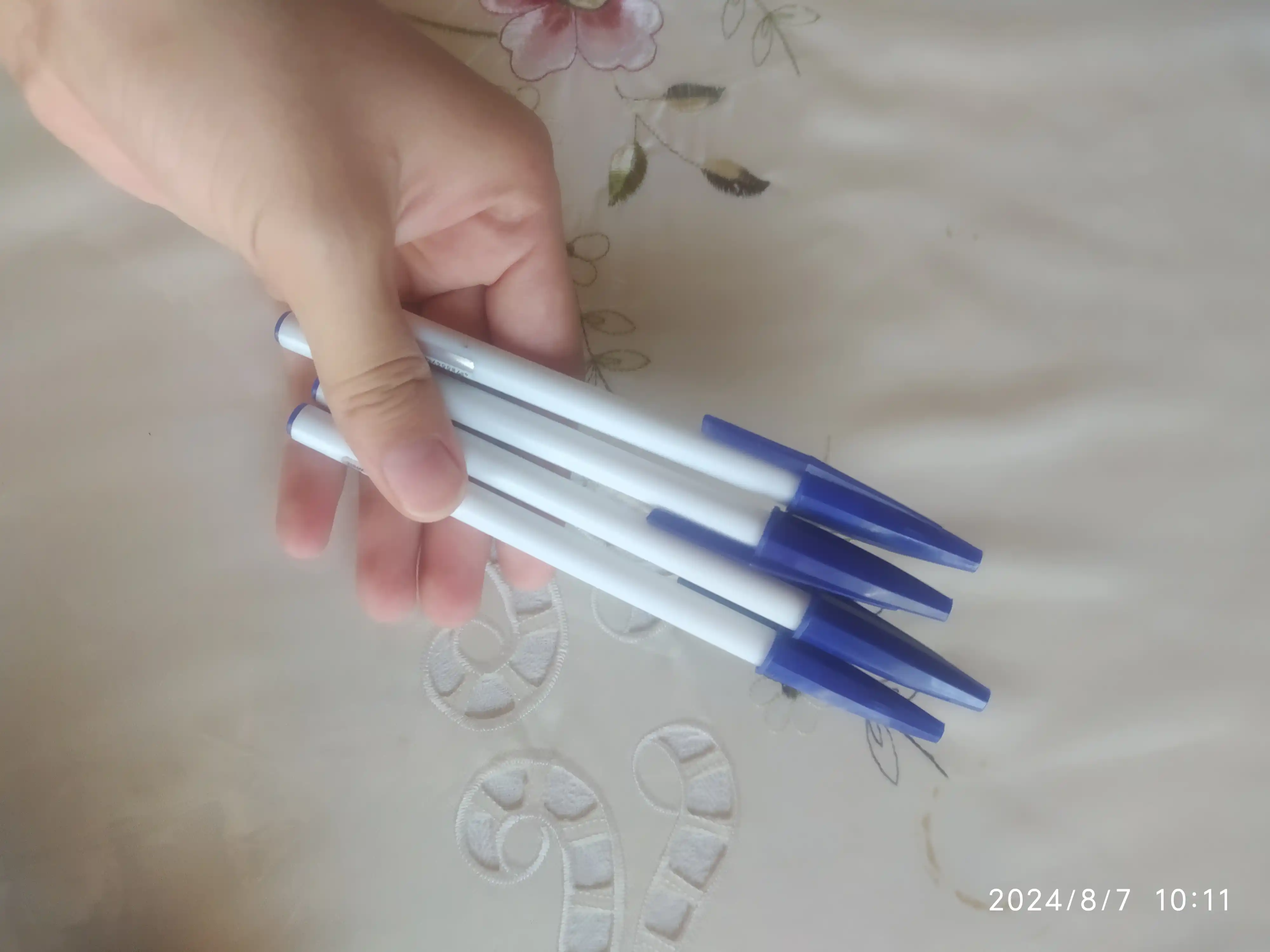 Sharikli ruchka Polo oq, 1 mm, har biri 5 dona
