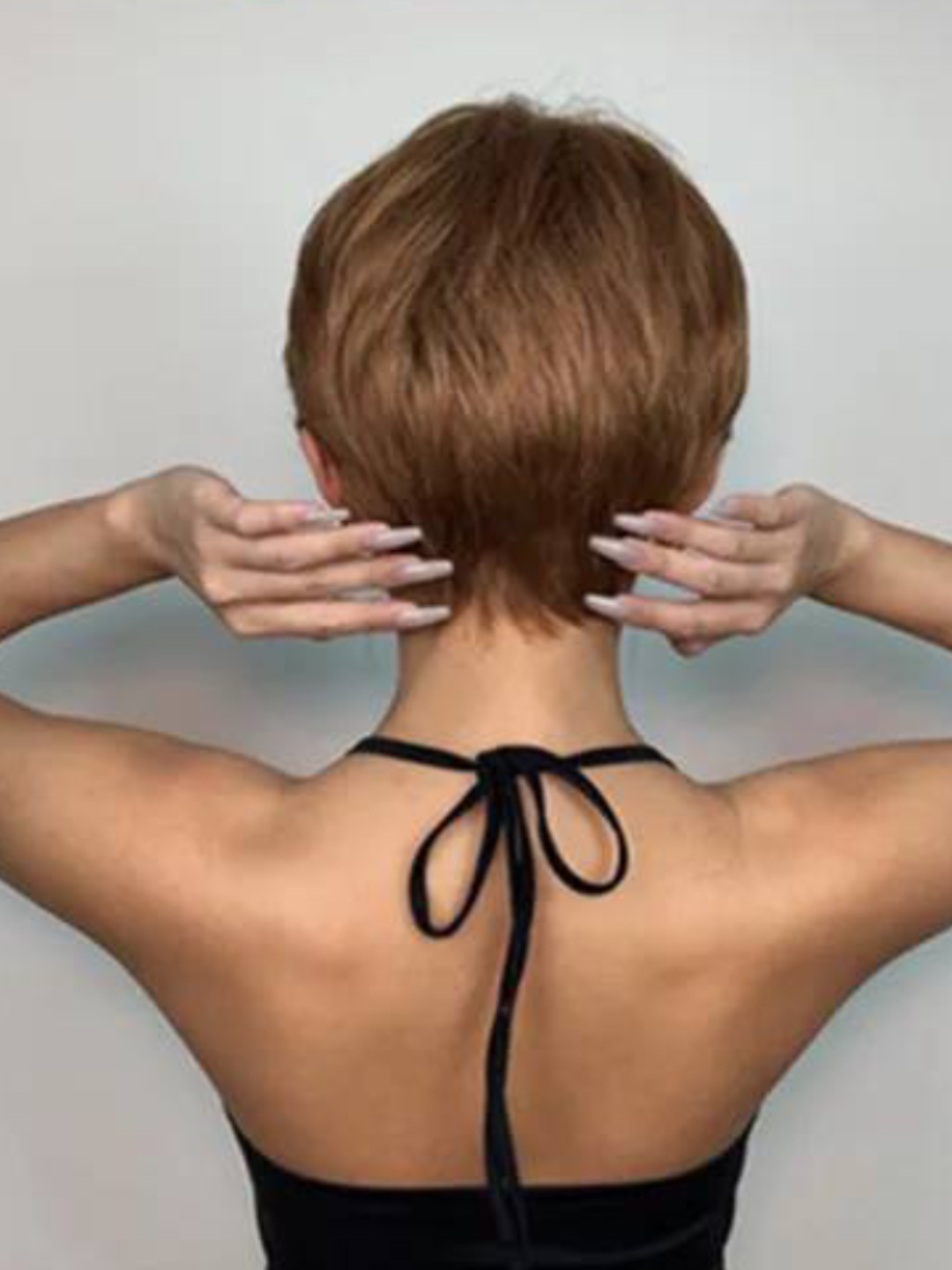 Busty porno aktrisa Emi Anderssen uning yigiti tomonidan qattiq becerdin oladi