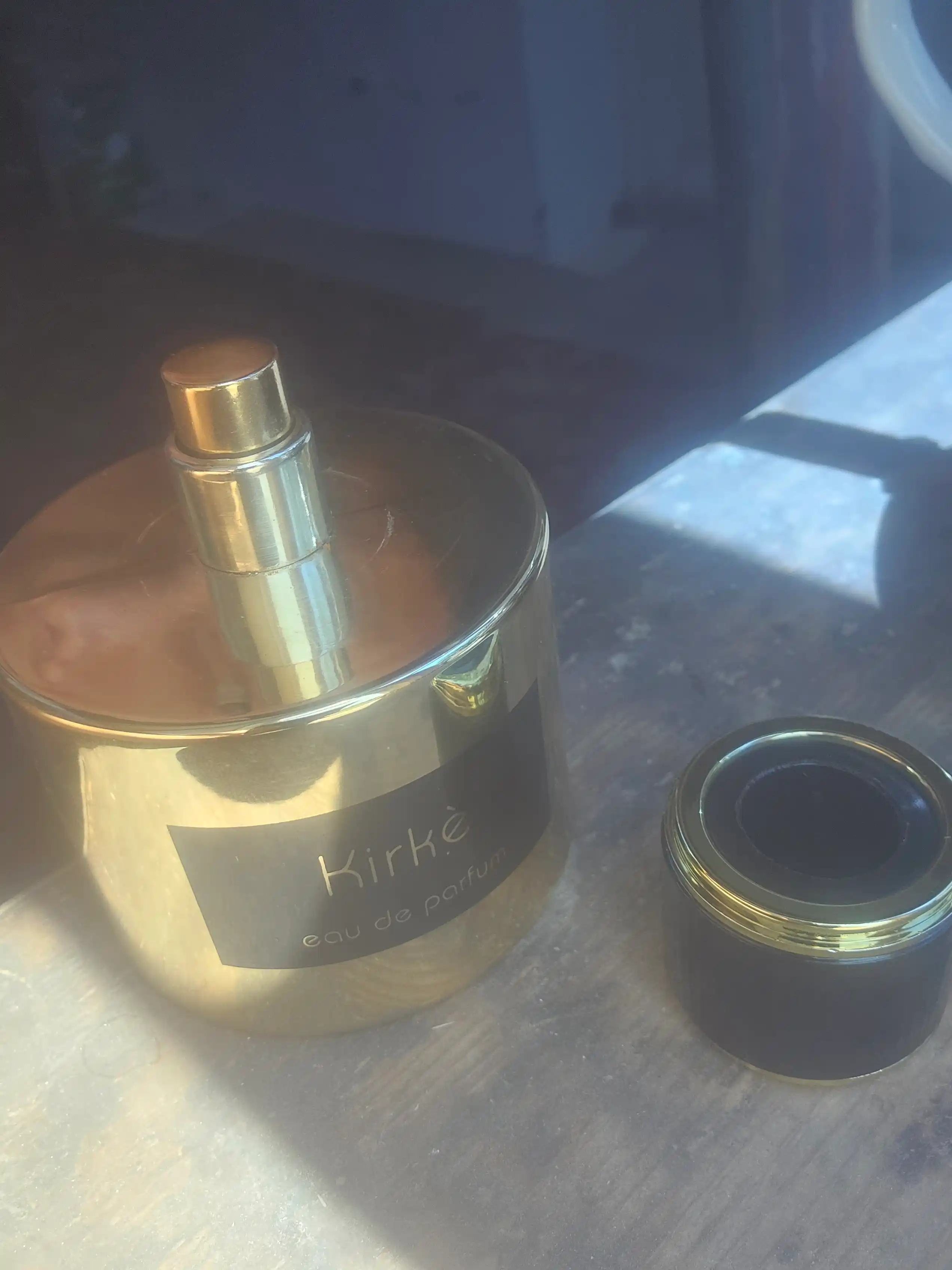 Parfyumlangan suv Fragnance World Kirke, KIRKA erkaklar va ayollar uchun, 100 ml, 50 ml, 30 ml, 20 ml 