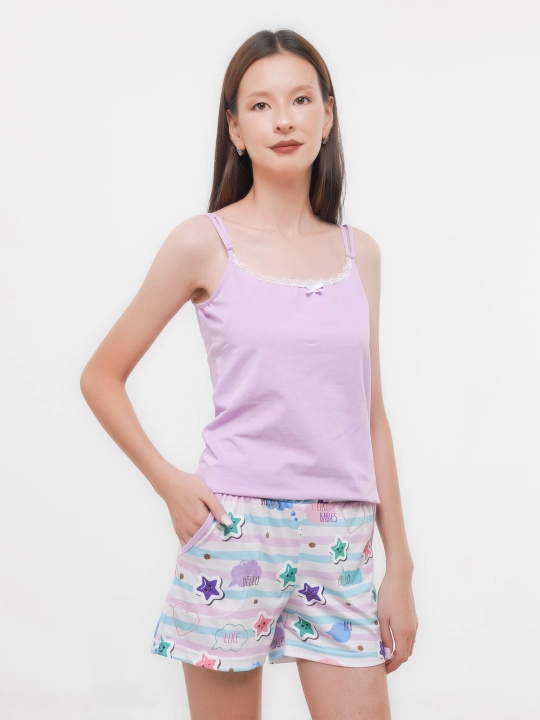 Ayollar uchun uch qismli pijama: xalat, shorti va mayka
