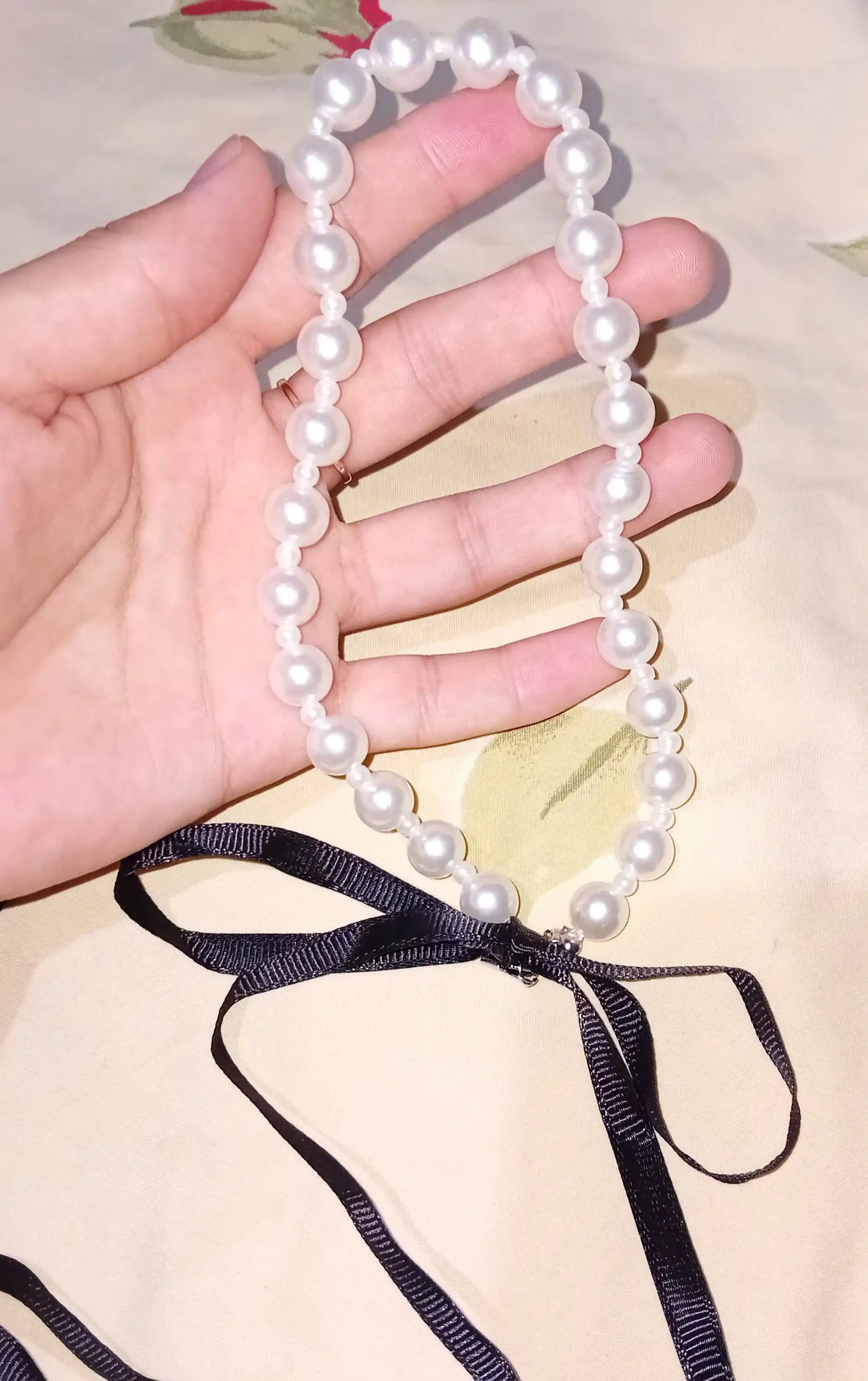 Ayollar choker marvarid marjonlari