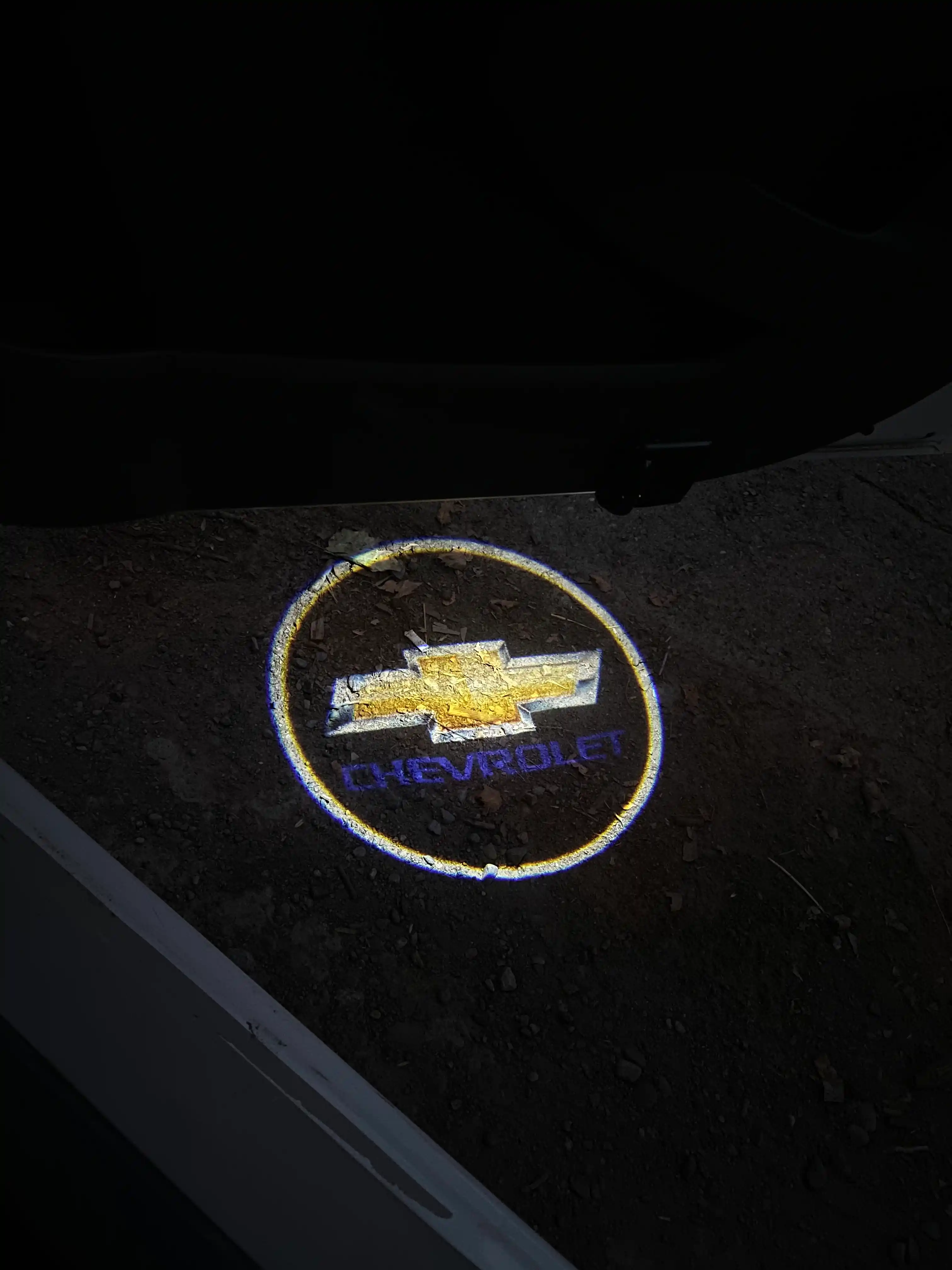 LED-проектор на дверь автомобиля — логотип Chevrolet, беспроводной, на батарейках
