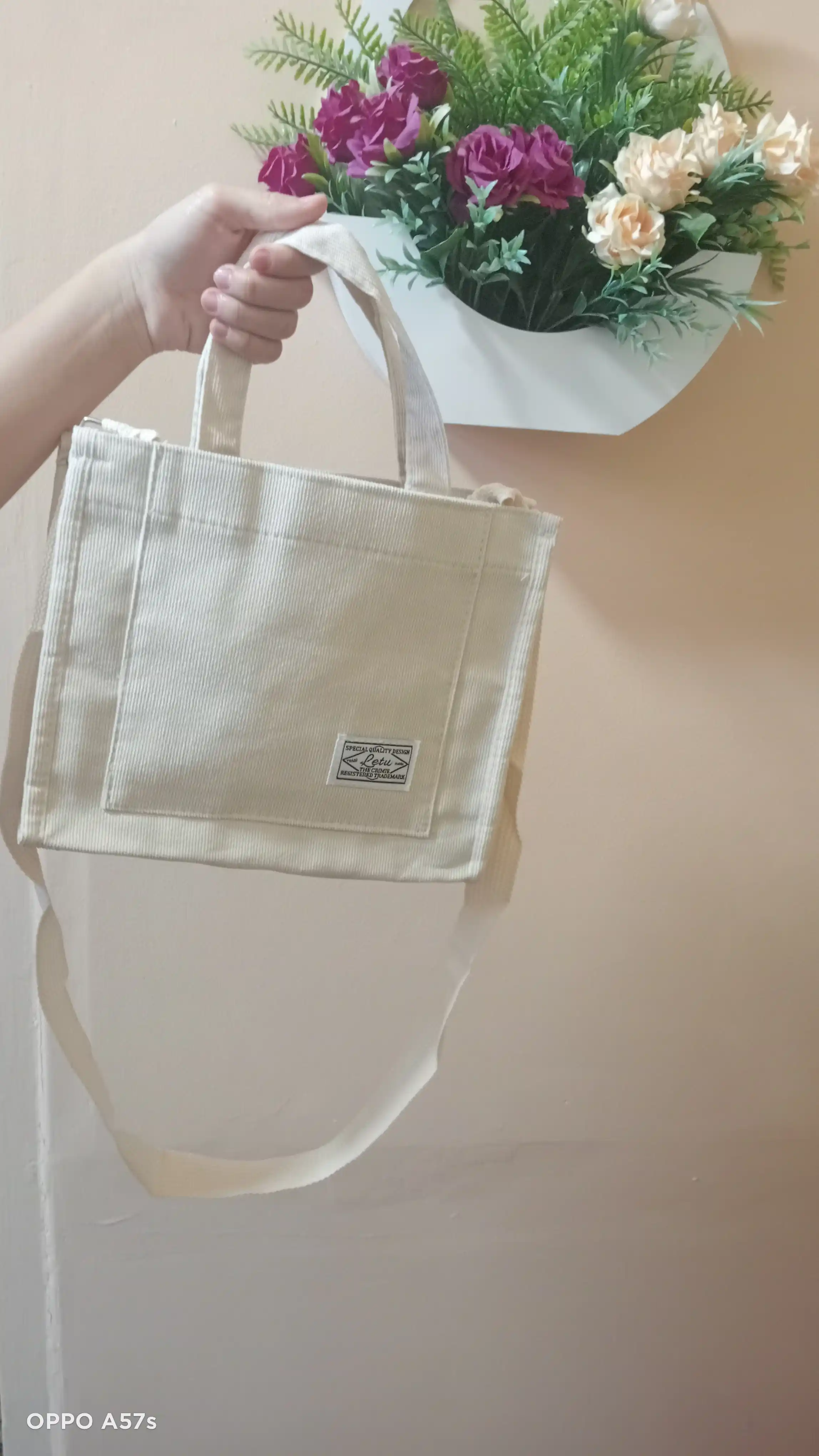 Ayollar uchun shopper sumkasi, yelkadan, velvetli