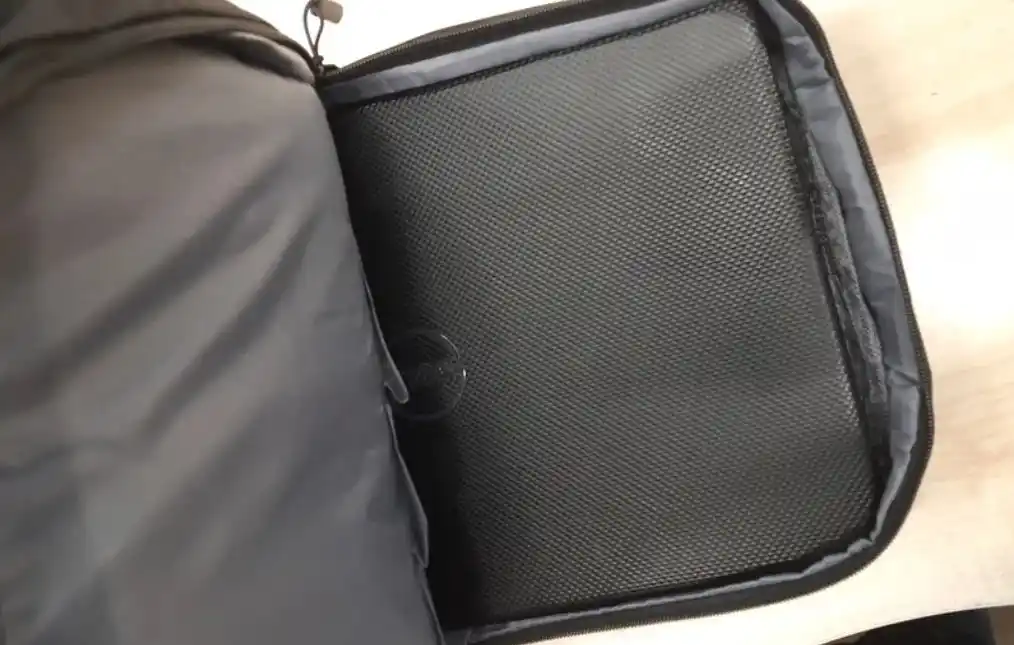 Рюкзак многофункциональный для ноутбука и документов, с USB-портом для зарядки