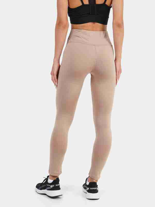 Onlayn sauna orgy porno video Er xotinini sikishini tomosha qiladi va erkalaydi. rus