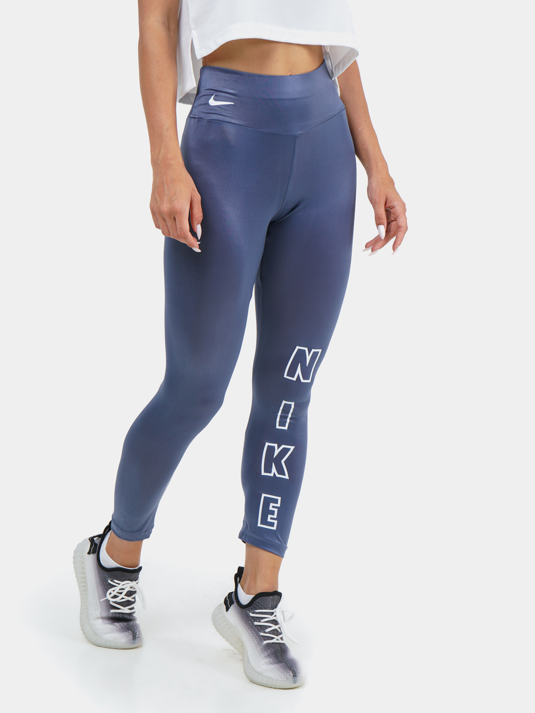 Porno video: Threesome fucks xotini