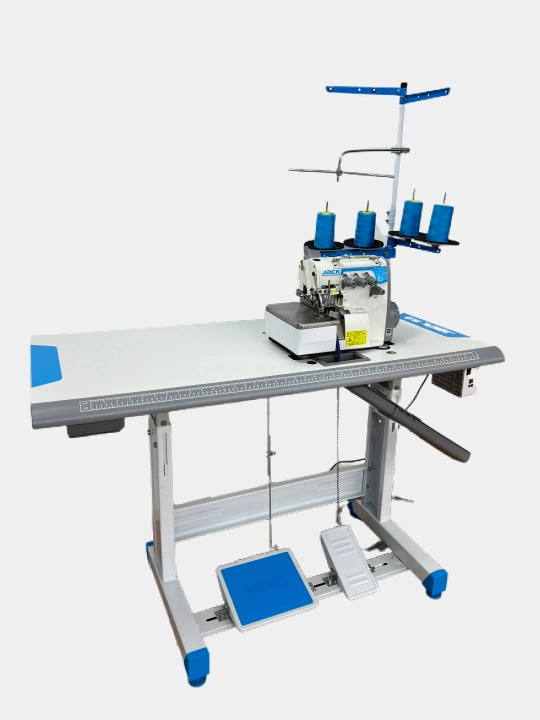 Tikuv mashinasi overlok Jack E3-4-M2-24, 4 ipli sanoat overlok mashina, servo, LED, stol