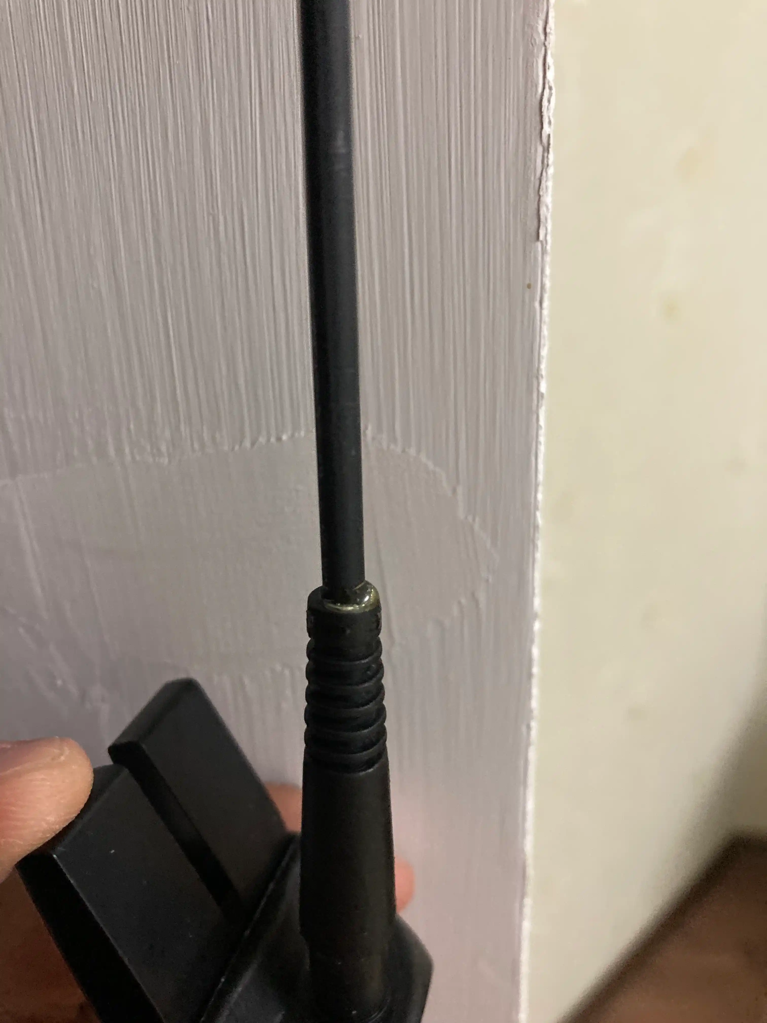 Avtomobil tomiga antenna