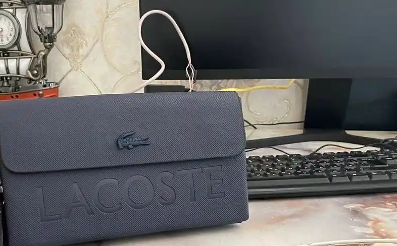 Erkaklar hamyoni, portmone, klatch