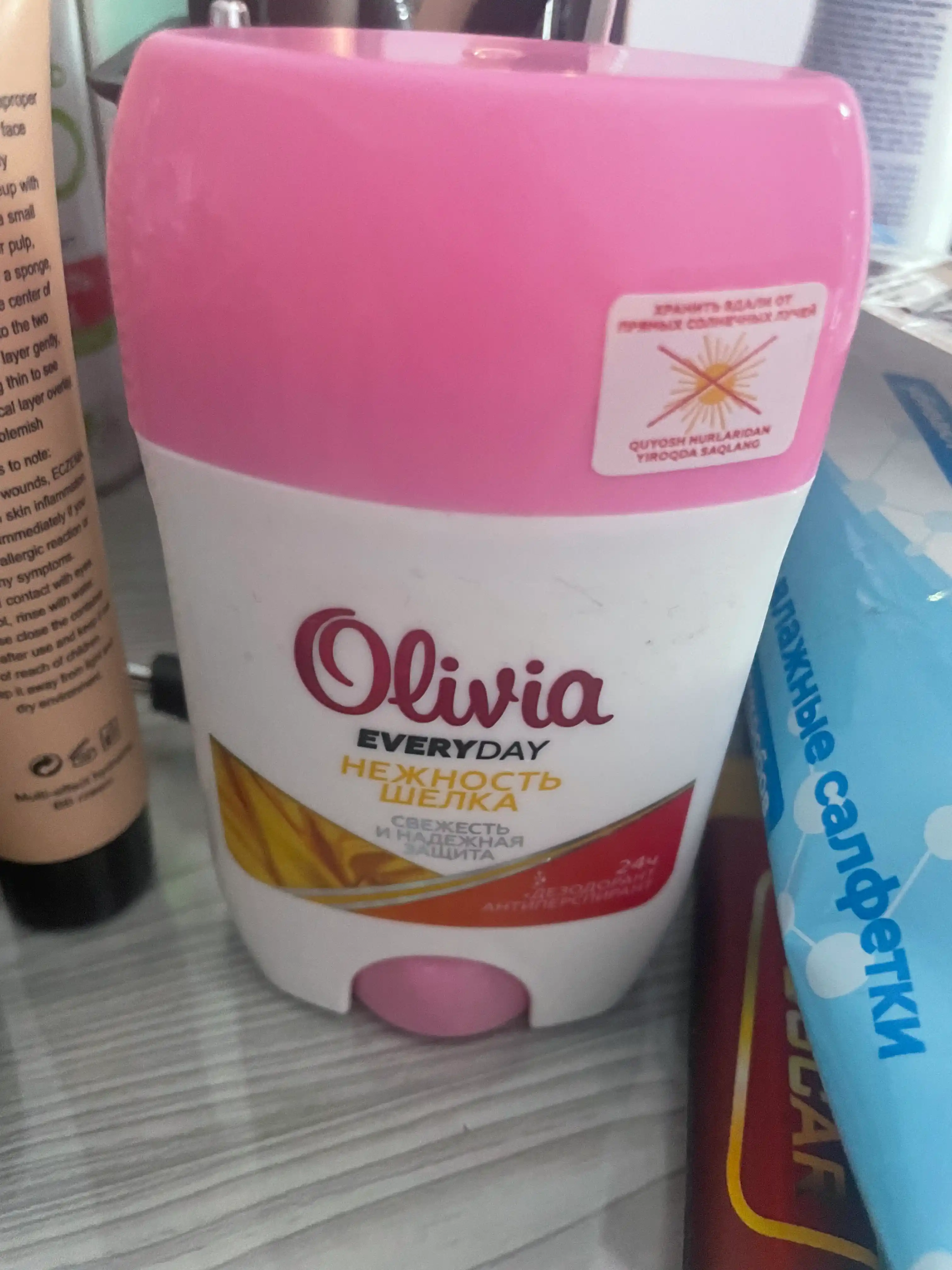 Ayollar uchun antiperspirant dezodorant tayoq Olivia Everyday Tabiatning kuchi, 50 g