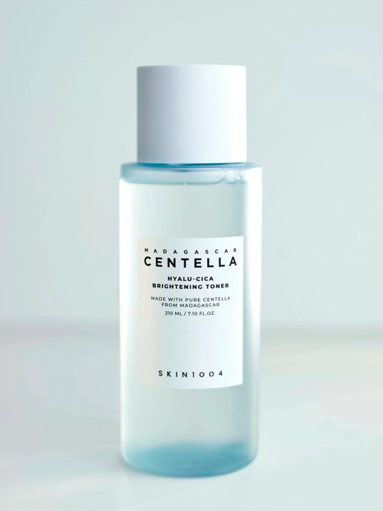 Namlantiruvchi toner, ton tekislovchi SKIN1004 Centella Hyalu-Cica, 210 ml