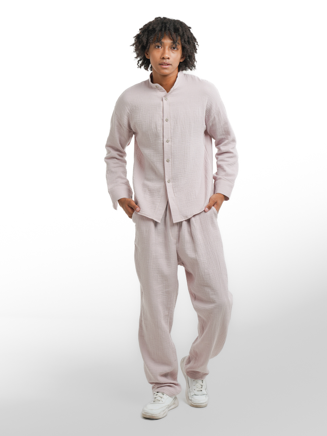 Paypoq va baland poshnali xizmatkorlarning porno videolari