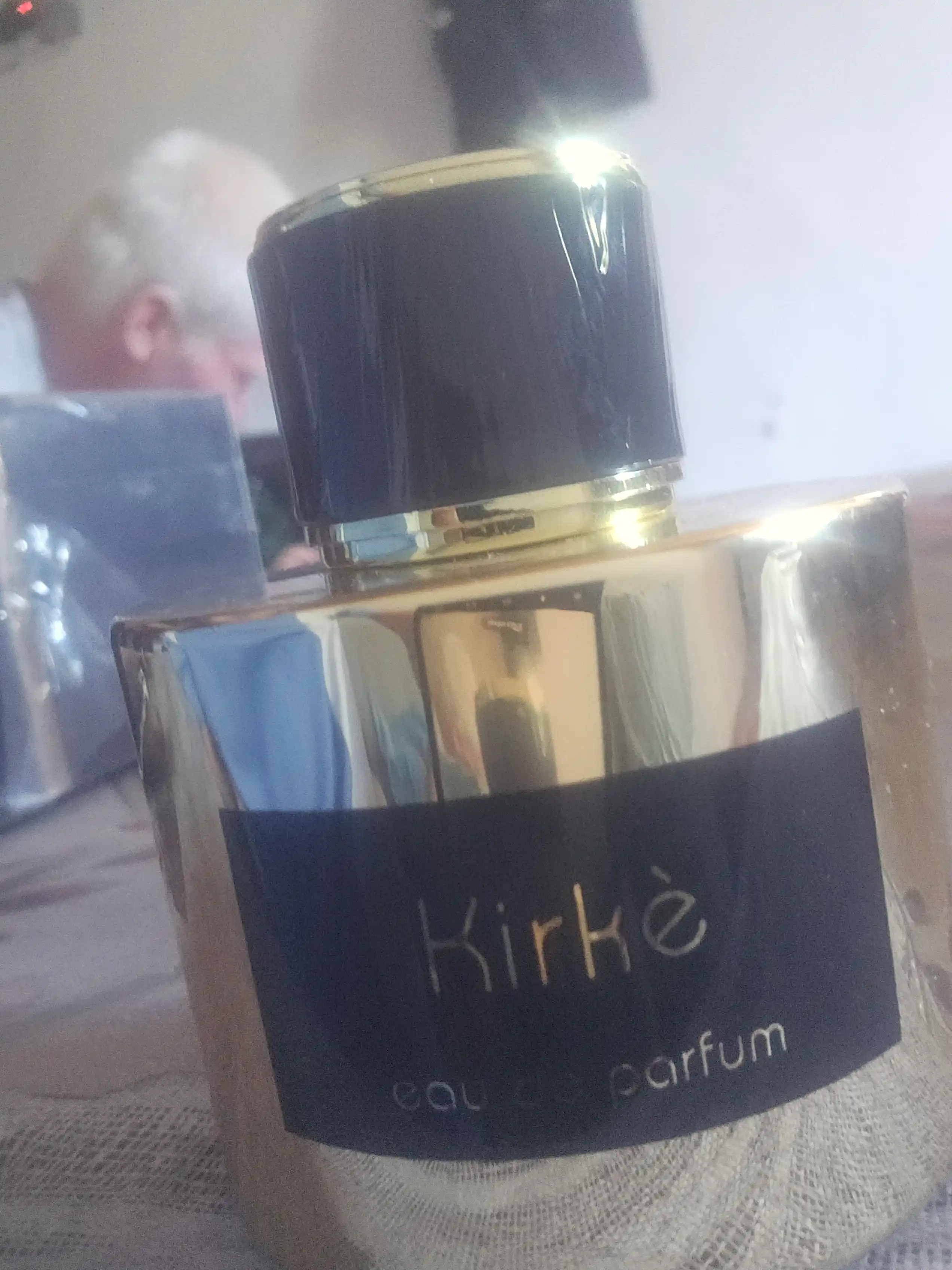 Parfyumlangan suv erkak va ayollar uchun, Fragnance World Kirke, 100 ml