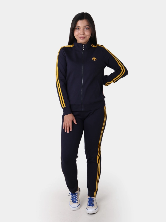 Ayollar uchun ikki qismdan iborat sport to'plami va shimlar