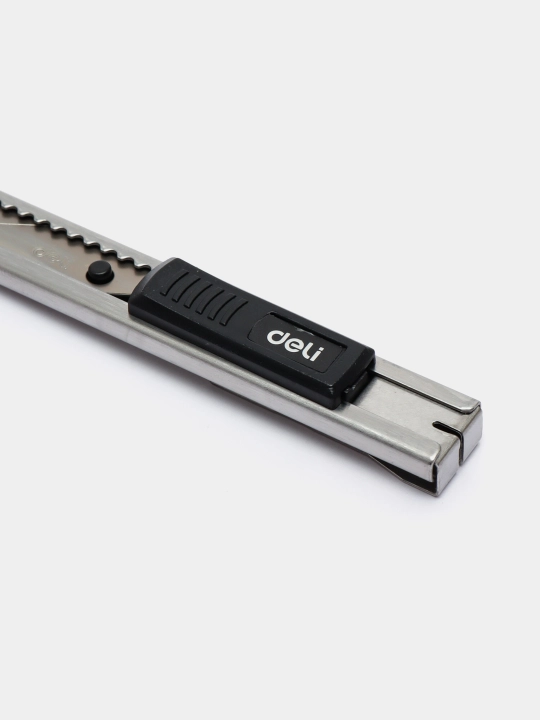 Kantselyariya pichog'i 9 mm 30 gradus 2034 Deli