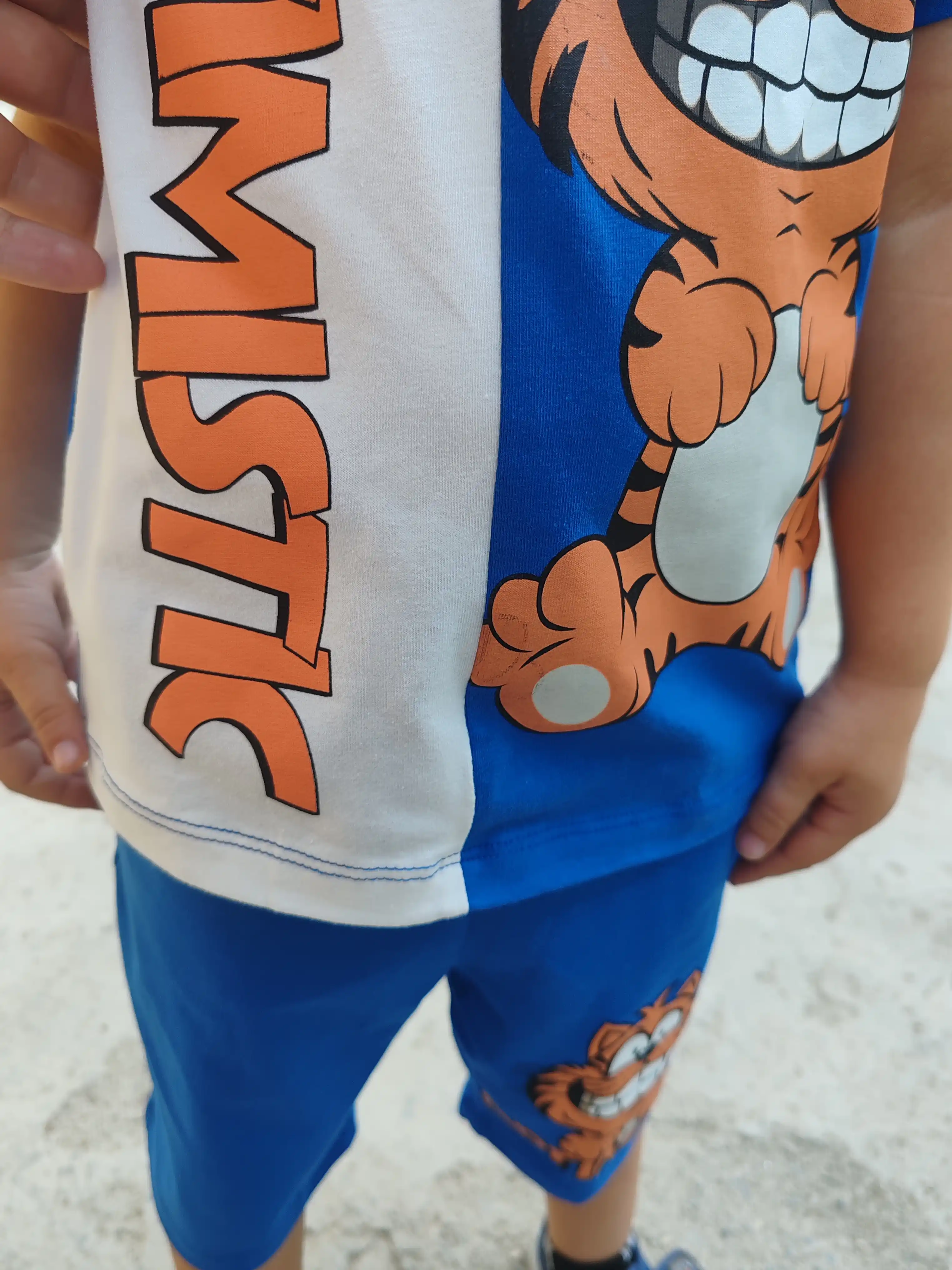 Ikki qismli bolalar to'plami GARFIELD, shortilar va futbolka