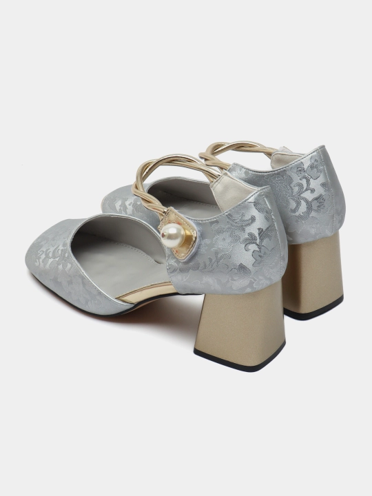 Женские босоножки с закрытом носиком и с закрытой пяткой, на лямке с средним каблуком 5.5 см