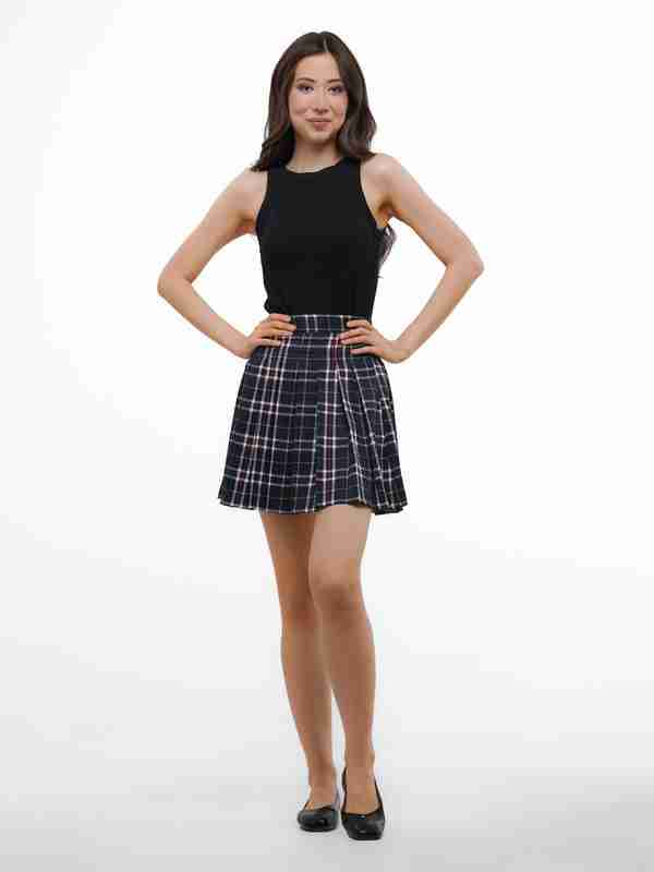 Ayolni poyezd vestibyulida sikishdi Tukli mushukli ayol ormonda sikiladi