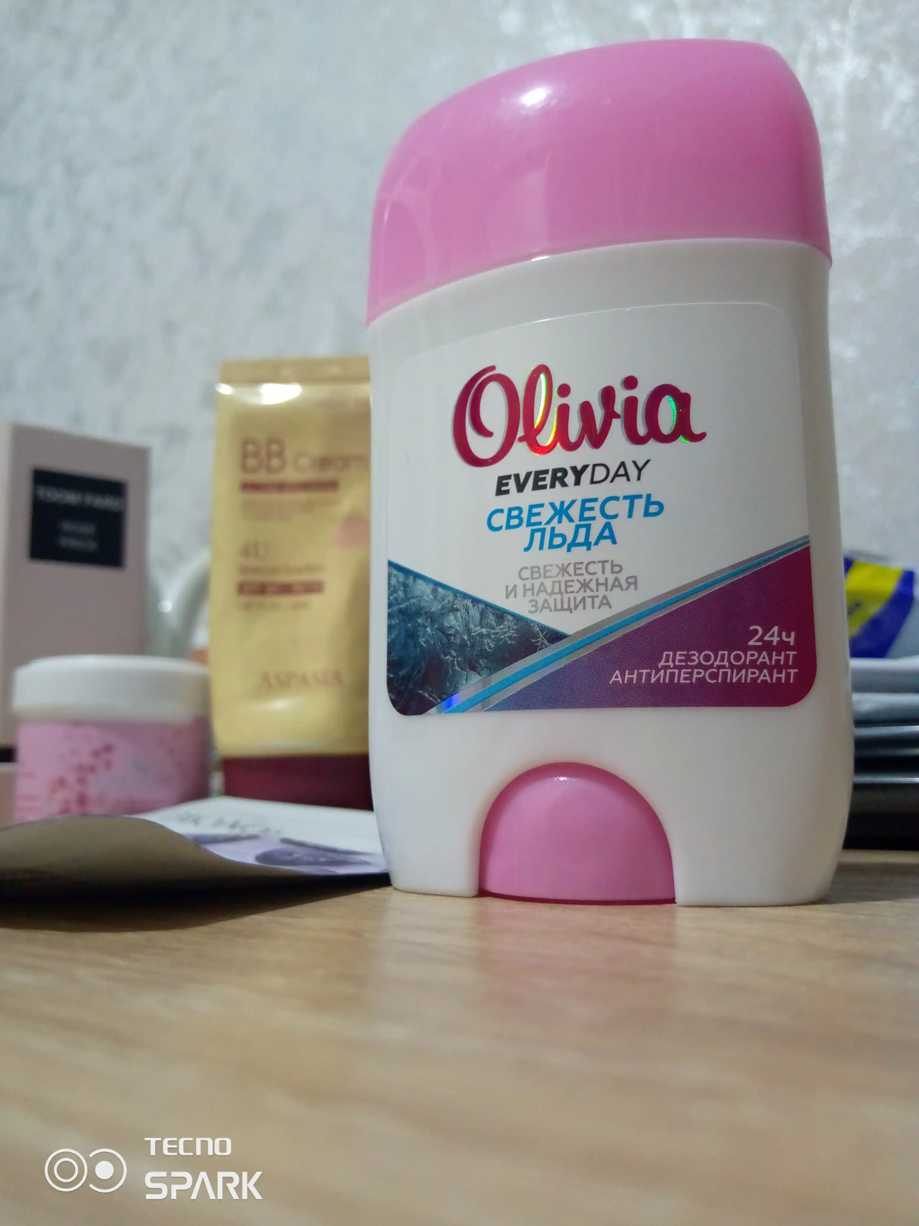 Ayollar uchun antiperspirant dezodorant tayoq Olivia Everyday Tabiatning kuchi, 50 g
