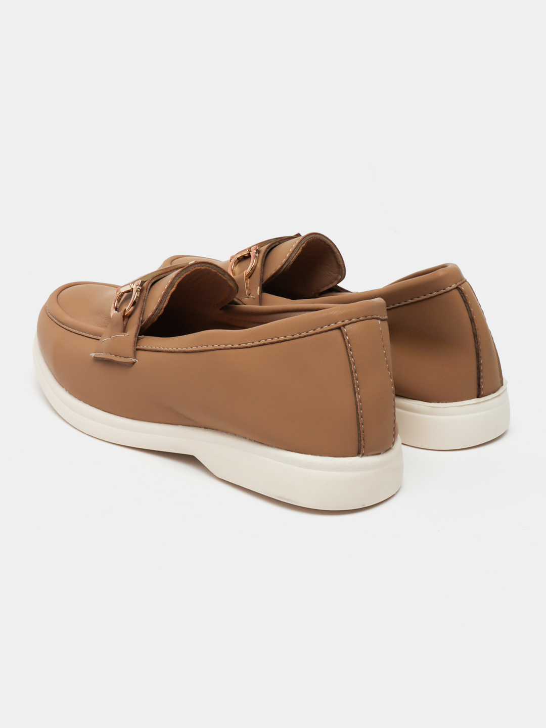 Yoshlar bilan keksalar shaxsiy suratga olish