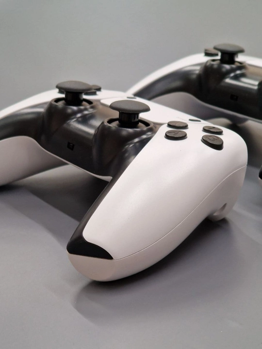 O'yin konsoli Game Stick televizor uchun, aqlli konsol M15 4K Ultra HD, 20.000 ta retro o'yinlar