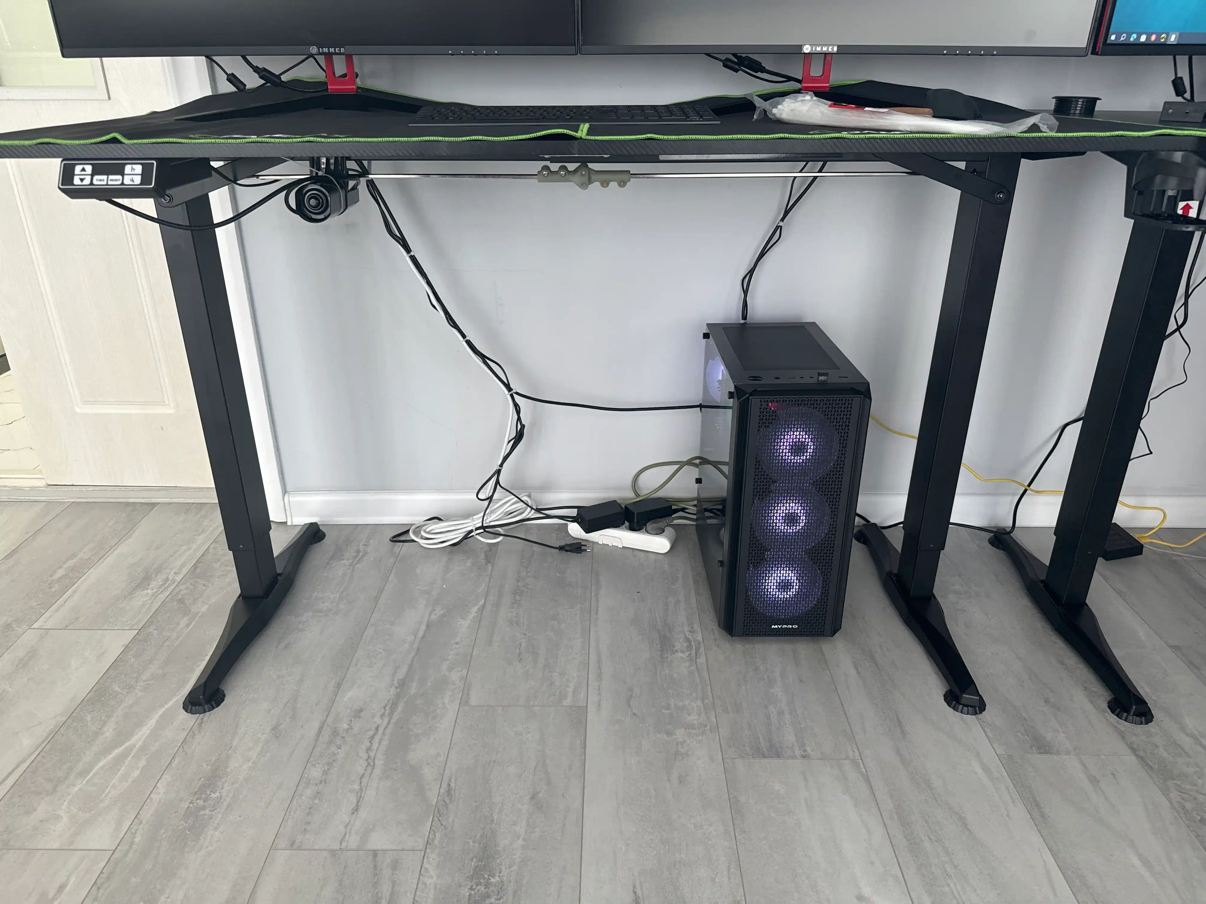 O'yin uchun elektrik, kompyuter stoli Gamemax D140-Carbon-EC
