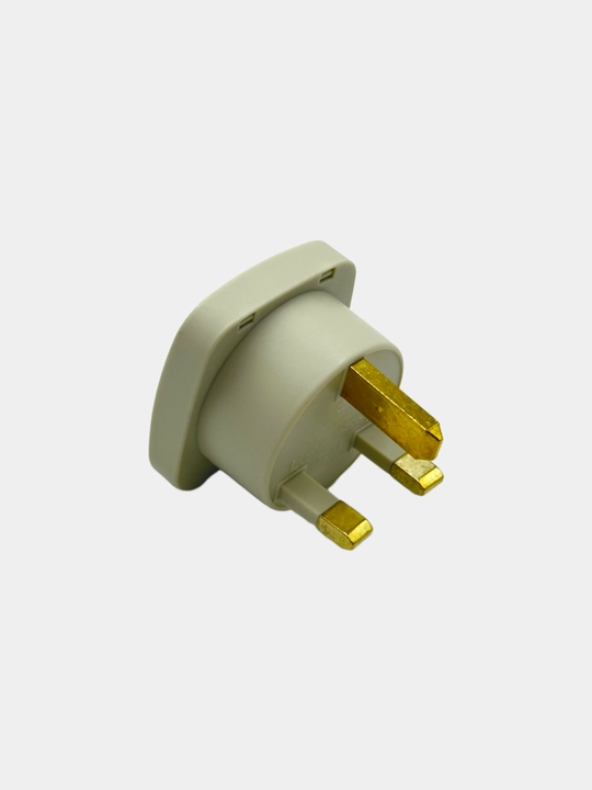 Umra, Dubay, Singapur, Malayziya, Maldiv orollariga sayohat qilish uchun uch pinli adapter