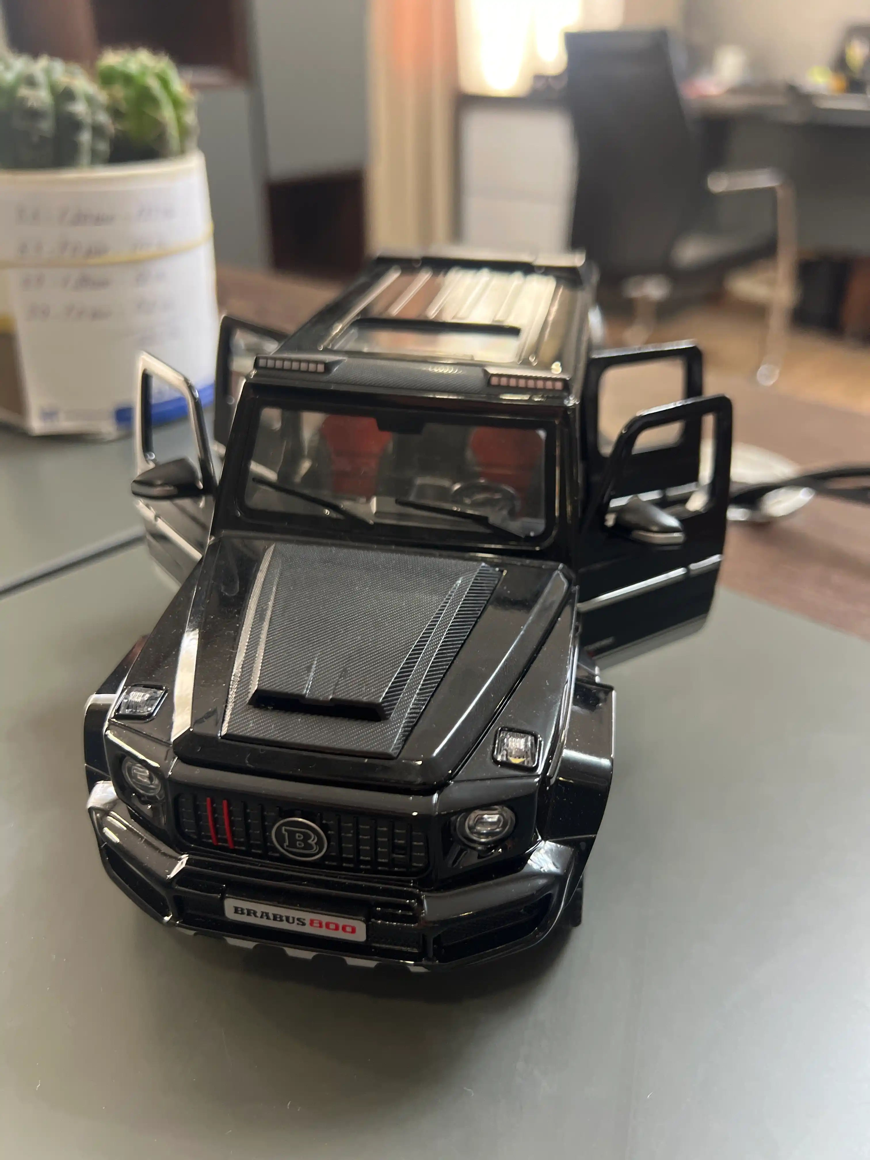 Металлическая машинка Mercedes-Benz G-Brabus G800 1:24