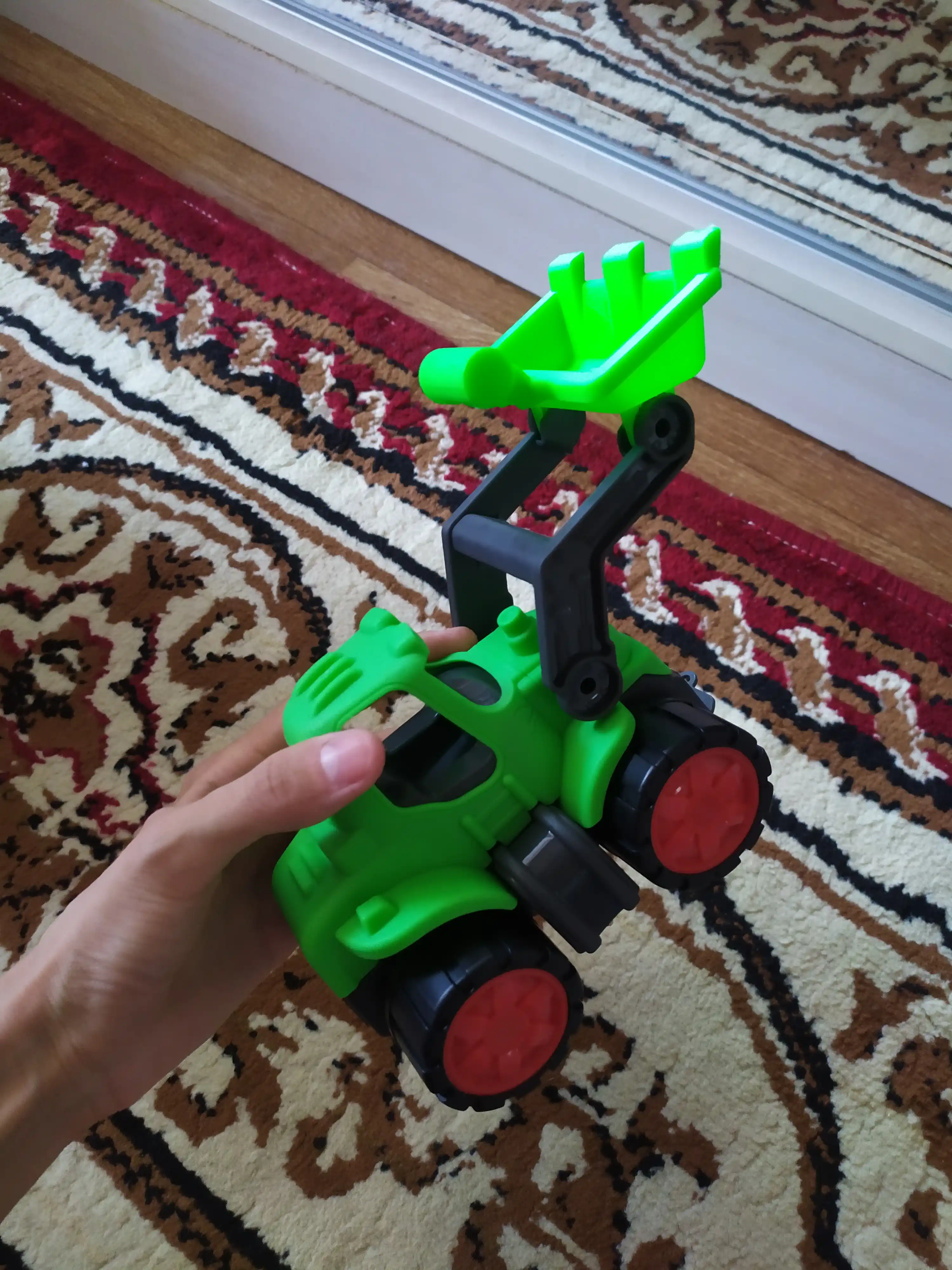 Plastik avtomobil, yig'ish modellari Jeep-Pickup-Traktor-Yuklagich-Samosval-Eskavator