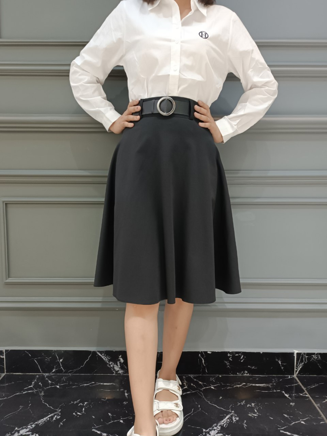 Yosh ayol mushukni yalashga majbur boldi Qishloq traktor haydovchi porno