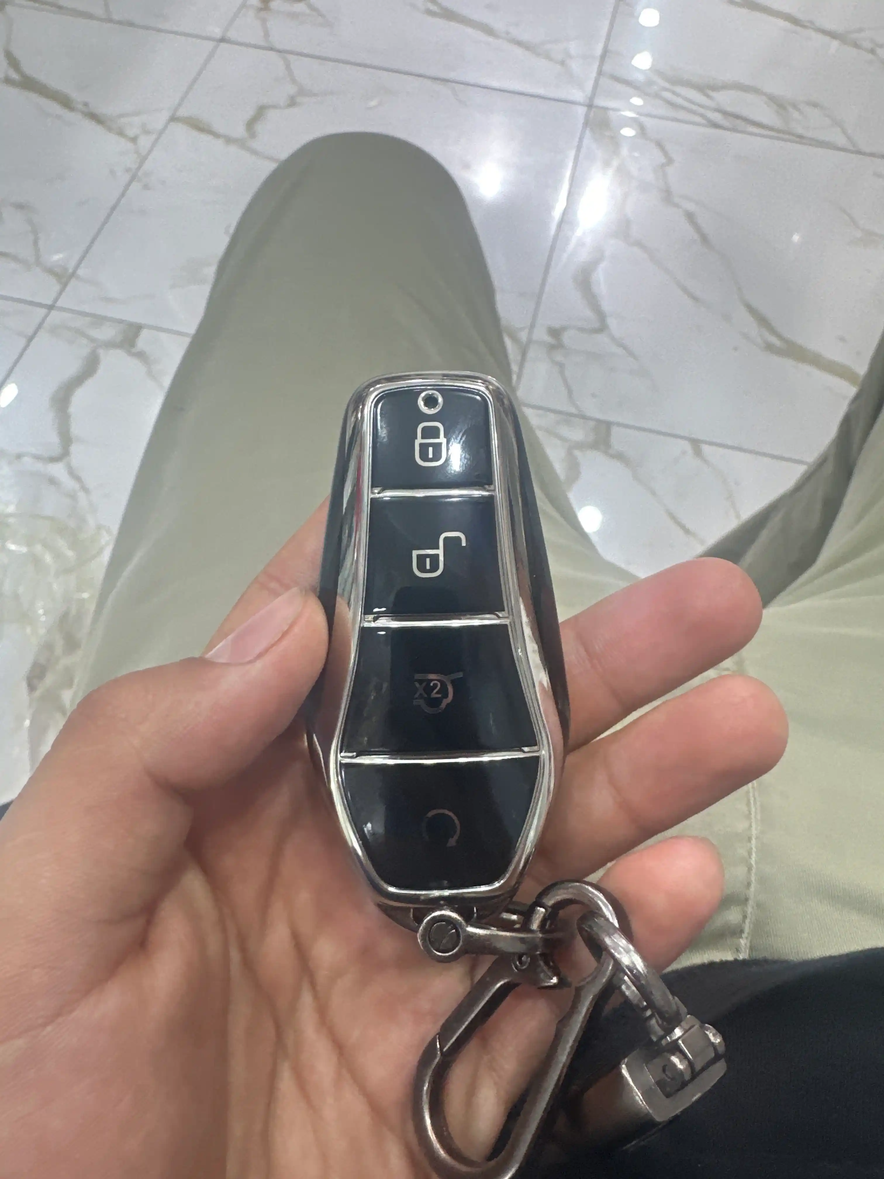Charmli ilgich BYD, Hyundai, Mercedes Benz avtomobil kalitlari uchun