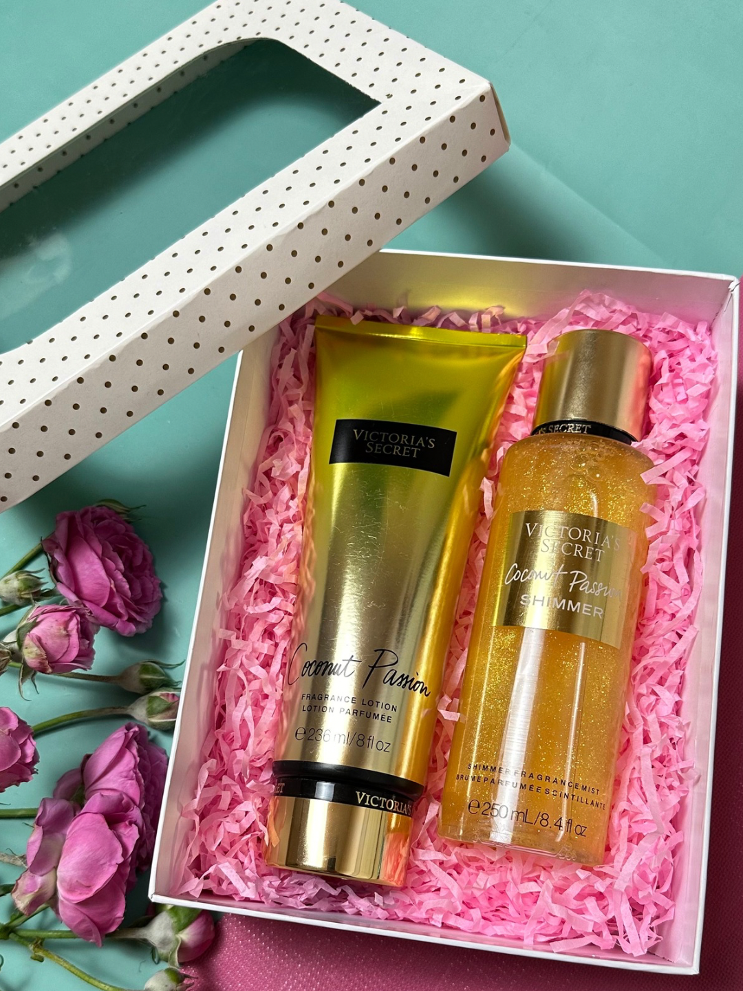 Sovg'a uchun parfyum to'plami Victoria's Secret losyoni va sprey-mist, 236 ml + 250 ml