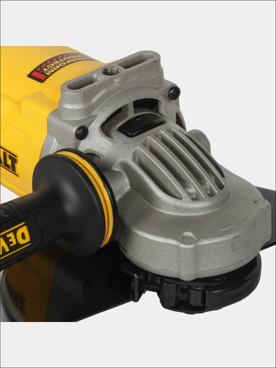 Угловая шлифмашина DeWALT DWE4579-QS
