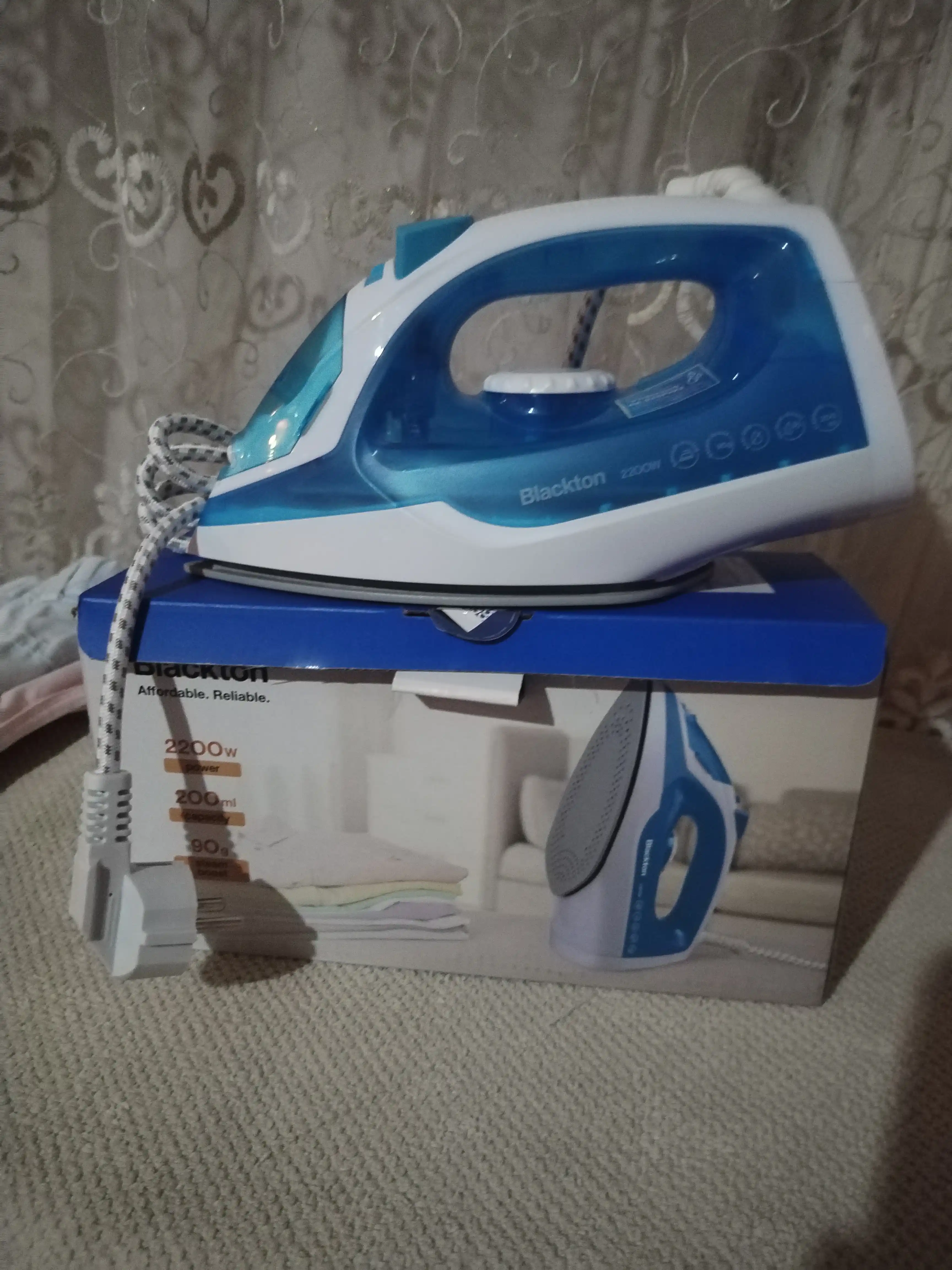 Bug'li dazmol Bt SI2111 quruq mato, vertikal buglatishquvvati 2200Vt, rezervuar hajmi 200ml