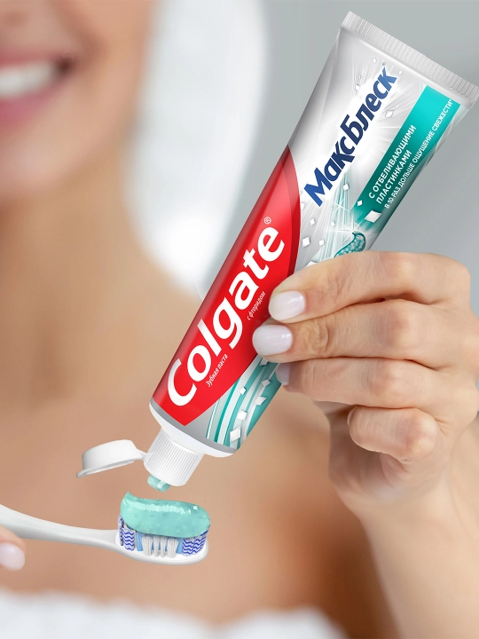 Зубная паста Colgate MAX White Crystal Mint, 50 мл