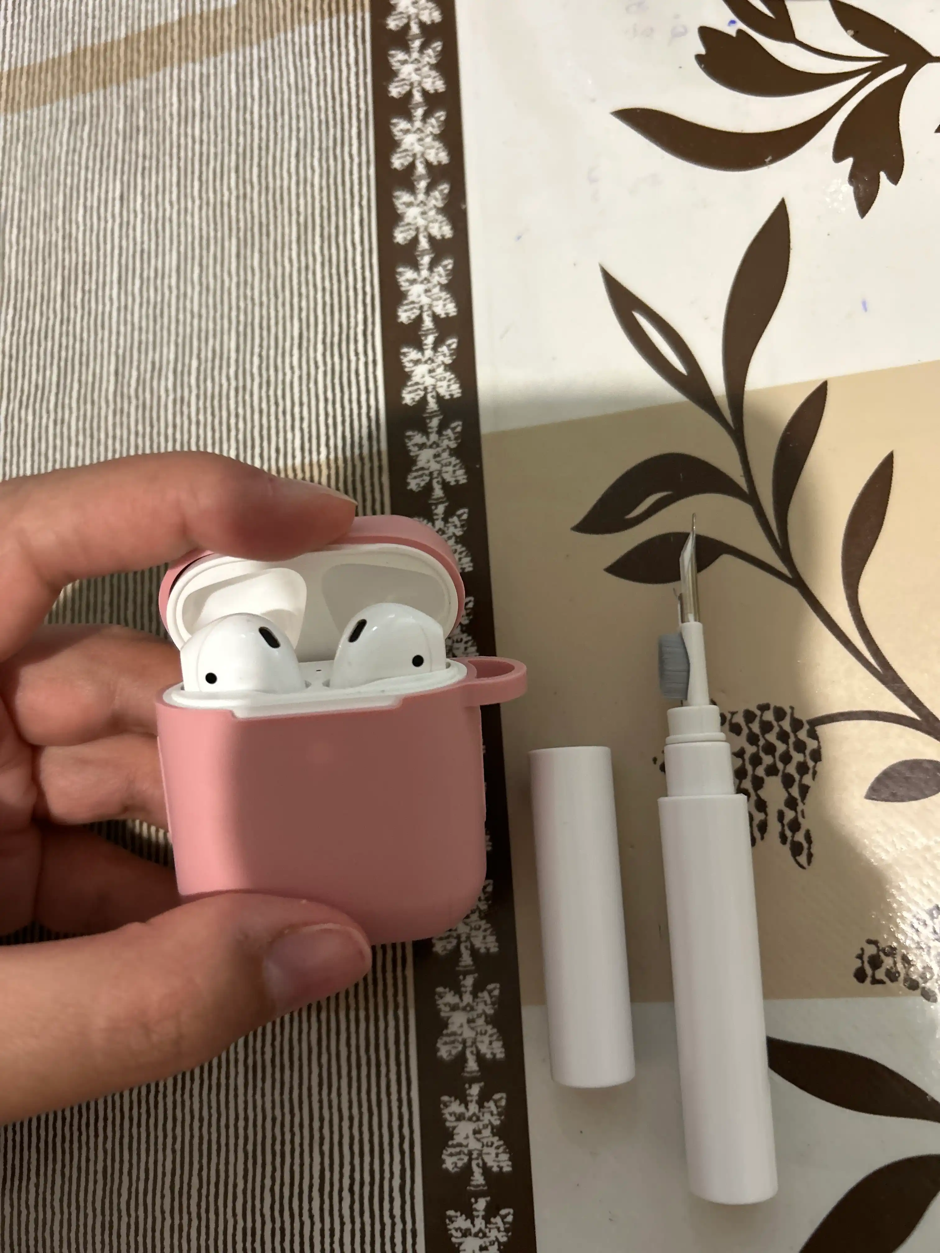 Щетка для чистки наушников, зарядки, телефонов 3 в 1 
