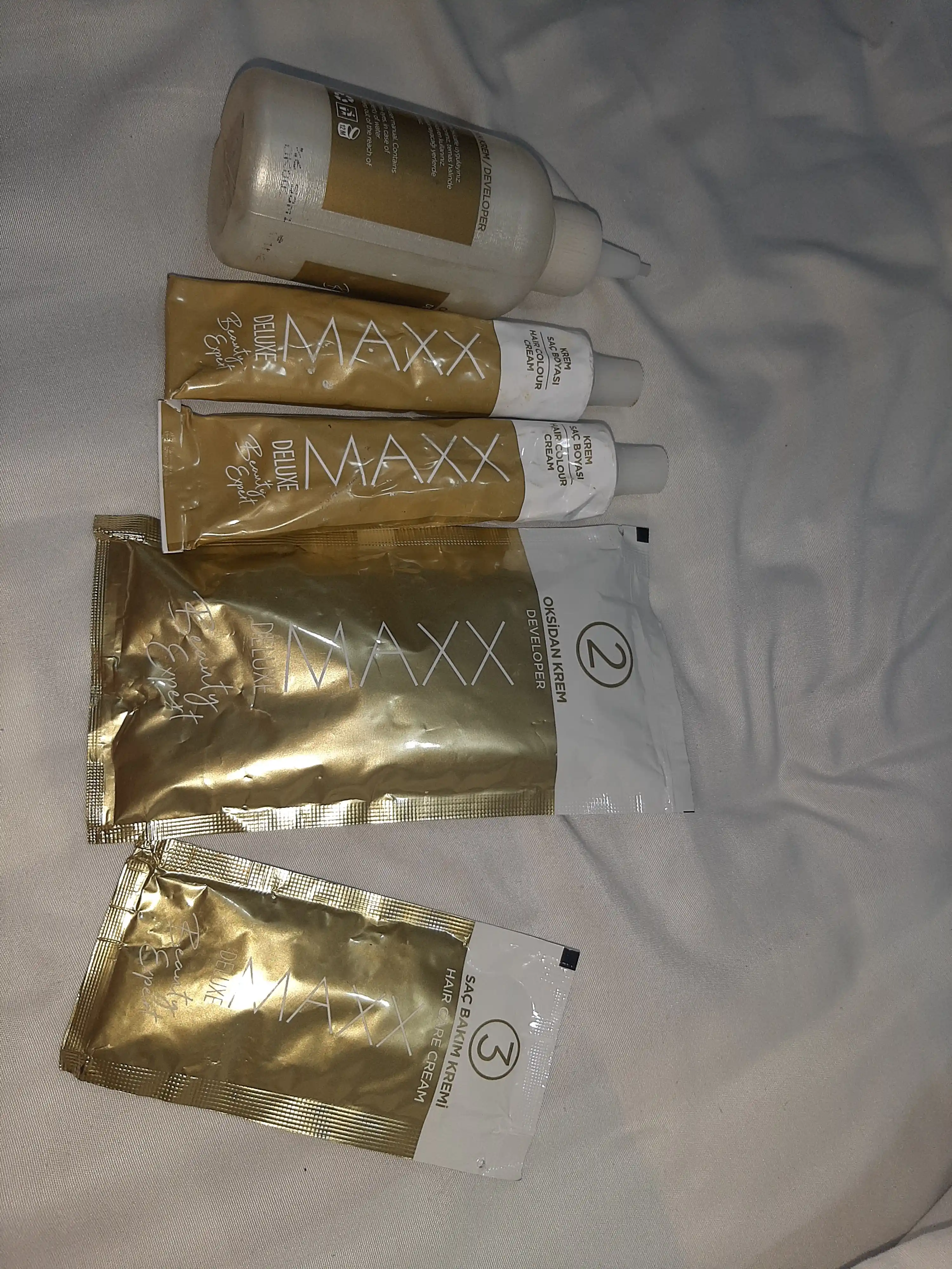 Крем - краска для волос MAXX Deluxe Beauty Expert, стойкое окрашивание волос