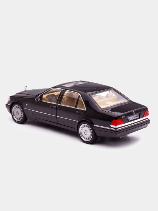 O'yinchoq metall mashinasi Mercedes-Benz AMG 6.3, Nissan Skyline GTR "Jinlifang" 1:24