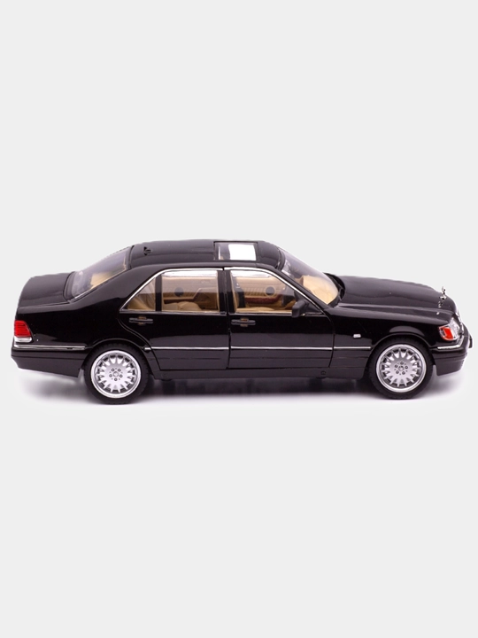 O'yinchoq metall mashinasi Mercedes-Benz AMG 6.3, Nissan Skyline GTR "Jinlifang" 1:24
