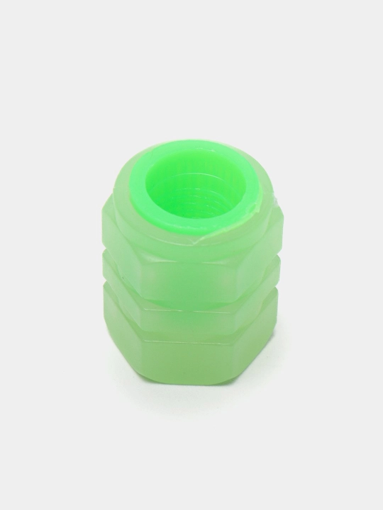 Universal qalpoqcha, avtomobil gildiraklari uchun fosforli nippellar, 4 dona