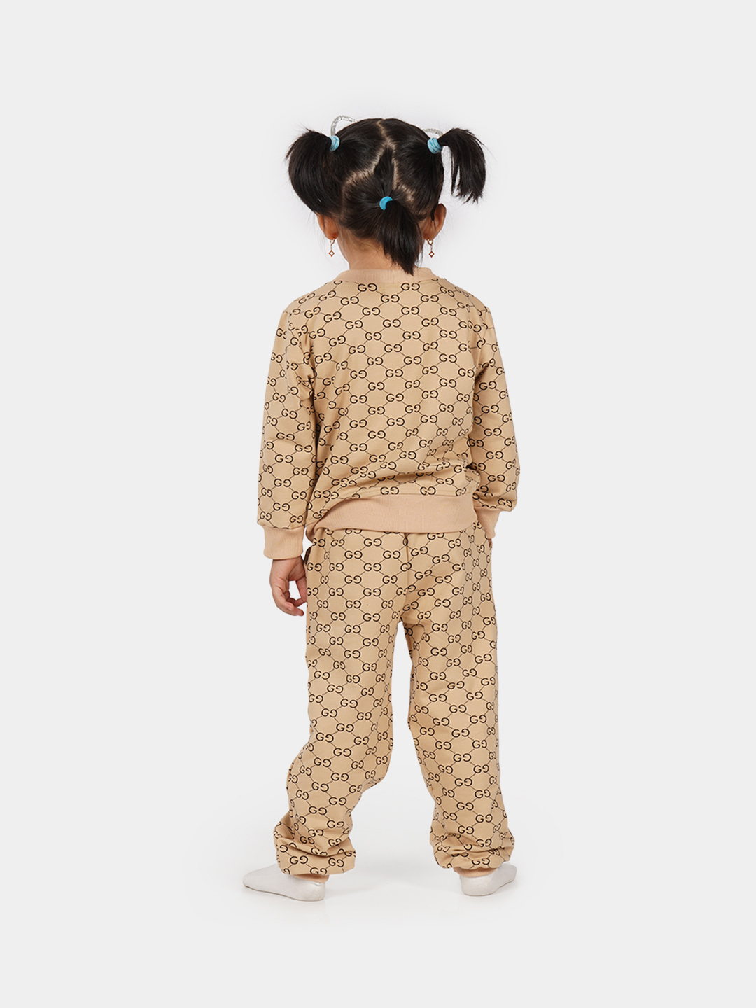 Shoxli ogay onasi bilan toshakda ehtirosli jinsiy aloqa