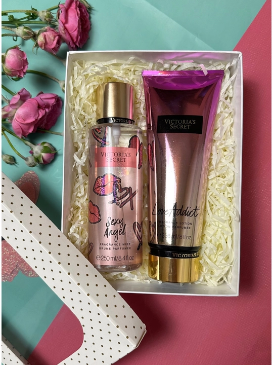 Sovg'a uchun parfyum to'plami Victoria's Secret losyoni va sprey-mist, 236 ml + 250 ml